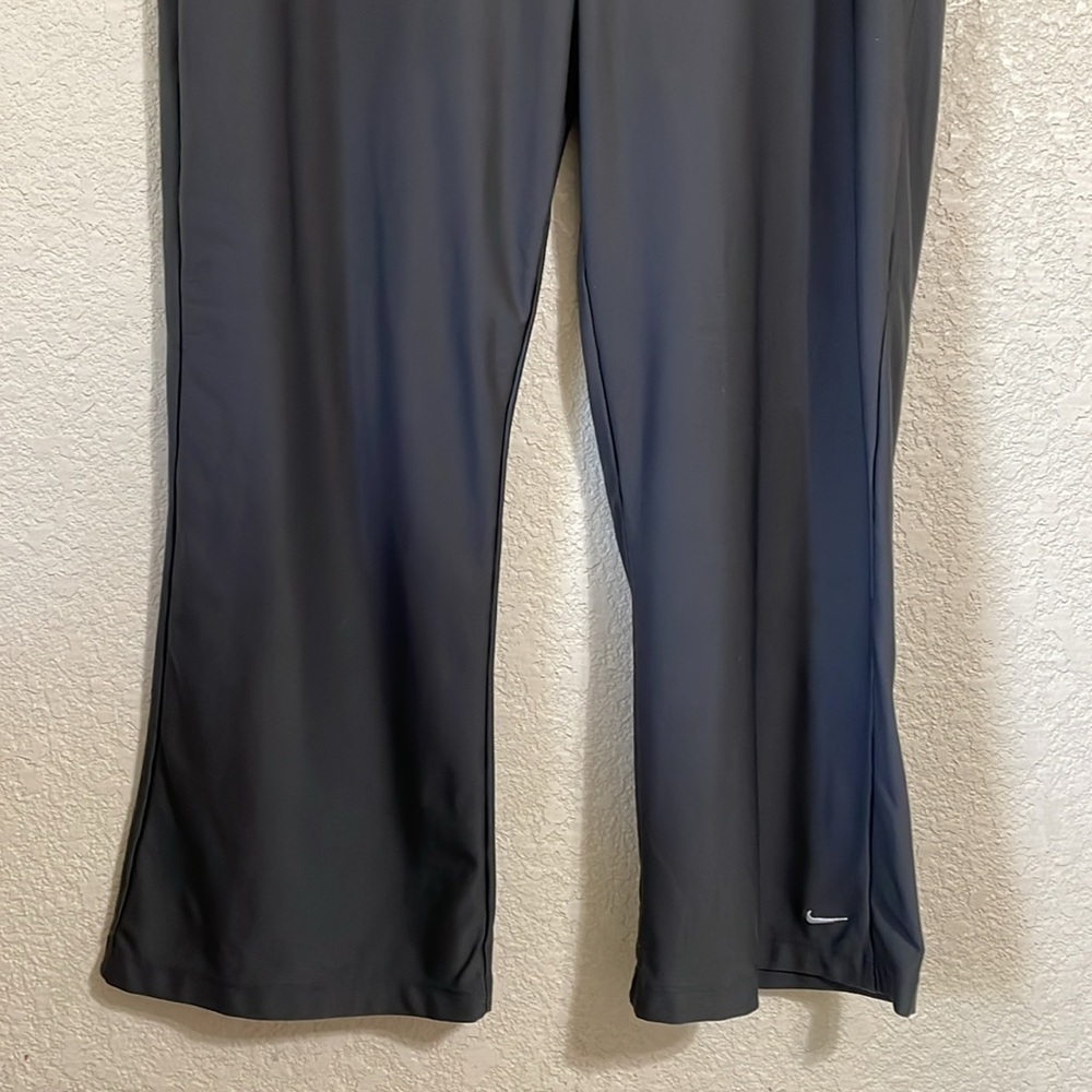 Nike Women's Black Athletic Pants - Picture 2 of 6